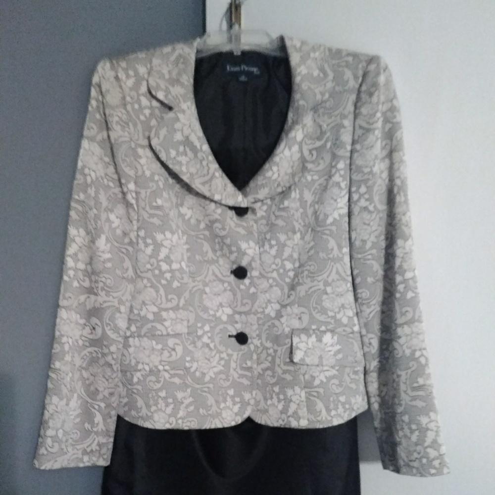 NWOT  Evan-Picone Skirt Suit size 14